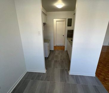 1 CH - 1 SDB - Montréal - $1,300 /mo - Photo 3