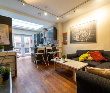 5 bedroom apartment to rent - Photo 2