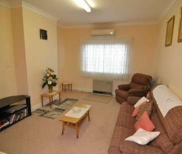 FANTASTIC WEATHERBOARD HOME - Photo 2