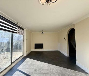 Northbrooks, Harlow, CM19 - Photo 4