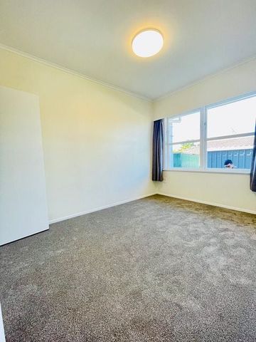 Charming 2BR Unit in Papatoetoe - Photo 4