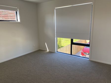 4/43 Yeovil Road, Te Atatu Peninsula - Photo 2