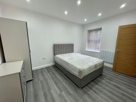 2 bedroom apartment to rent - Photo 4