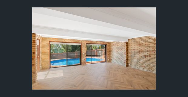 RENOVATED TWO STORY DUAL LIVING HOME IN THE HEART OF COOLANGATTA - Photo 1