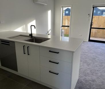 2 Bedroom Unit in Hamilton East - Photo 2