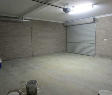 Stylish Four-Bedroom Home with Contemporary Features - Photo 5