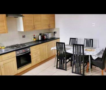 Quiet Professional HMO Room 1 - Photo 4