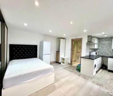 Studio to rent - Photo 5