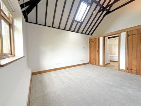 4 bedroom detached house to rent - Photo 3