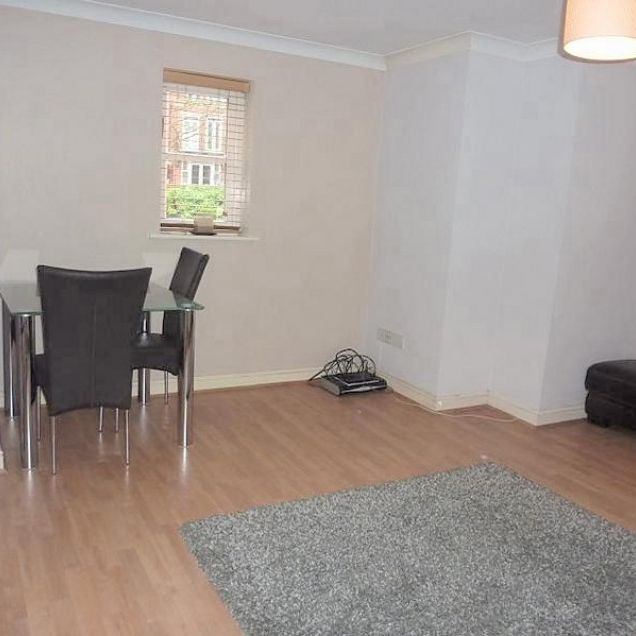 Pencarrow Close, West Didsbury - Photo 1