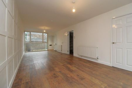 4 bedroom semi-detached house to rent - Photo 2