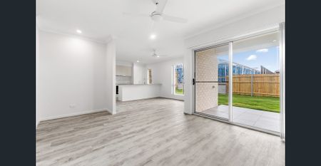 Family Living in Wondunna - Photo 3