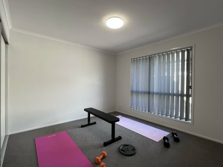 PERFECT FAMILY HOME - Photo 5