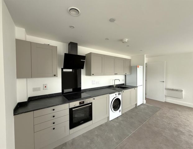 Flat 30, 2 Martin Court, Hastings, TN34 1DY - Photo 1