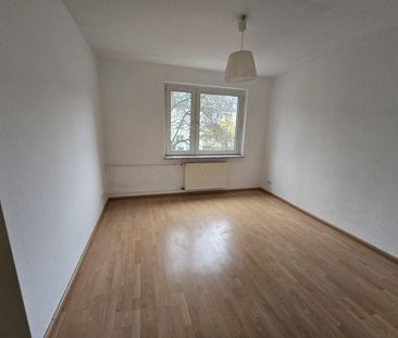 Schöne 2-Zimmer-Wohnung in Düsseldorf-Eller mit neuen Böden - Foto 3