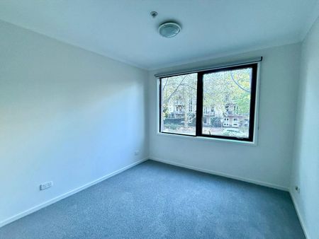 17/88 Southbank Boulevard - Photo 2
