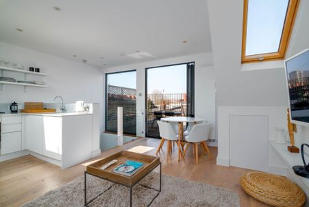 Flat 4, 62 Comeragh Road, London - Photo 5