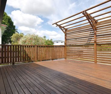 CHARMING HOME IN ONE OF OUR MOST POPULAR SUBURBS &mldr; BONUS BIG D... - Photo 2