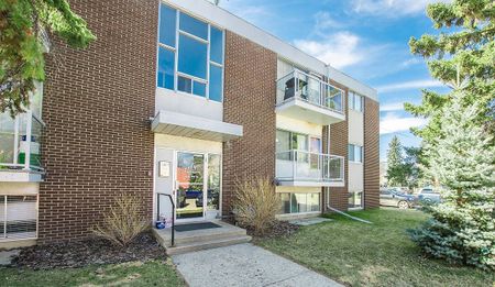 Avlyn Apartments - Photo 3