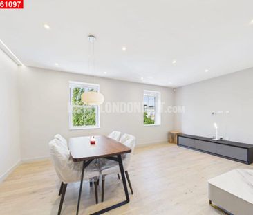 3 bedroom flat to rent - Photo 1