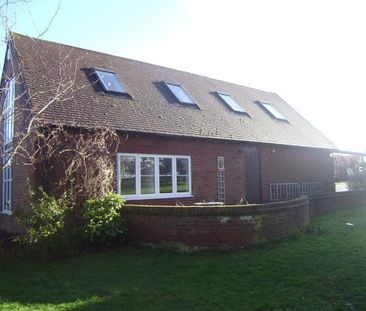 1 bedroom detached house to rent - Photo 2