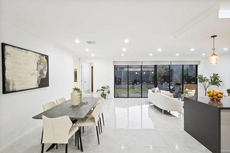 Live in Luxury - Spacious Four Bedroom Dream Home for Lease - Photo 5