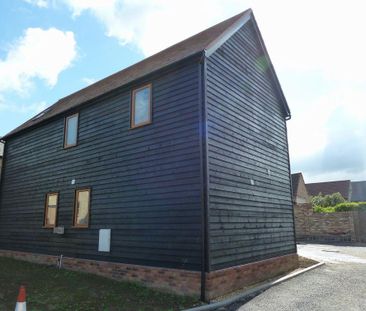 3 bedroom detached house to rent - Photo 2