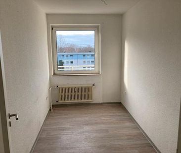 Günstige 3,5-Zimmer-Wohnung in zentraler Lage mit großem Balkon - Foto 5