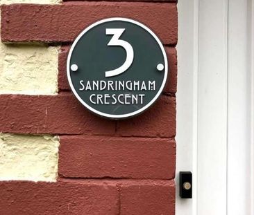 Sandringham Crescent, Leeds, LS17 - Photo 5