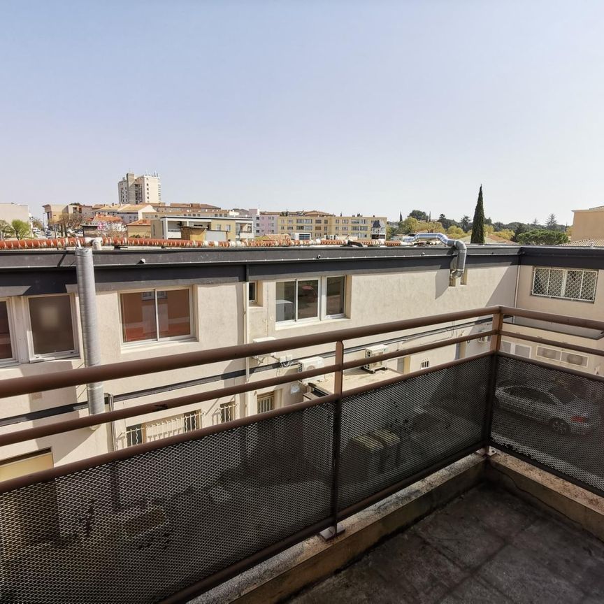 « LES ANGLES - STUDIO 26.84M² AVEC BALCON » - Photo 1