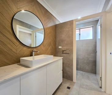 “Stylish & Modern Family Retreat with Pool & Solar - Prime Campbell... - Photo 3
