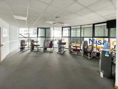 2 bedroom flat to rent - Photo 2