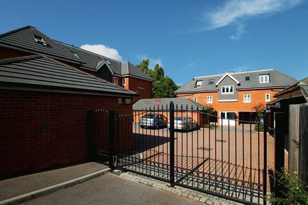 Kestrel Road, Chatham - Photo 5