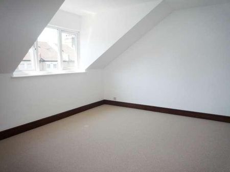 Belmont Court, Belmont Road, Faversham, ME13 - Photo 2