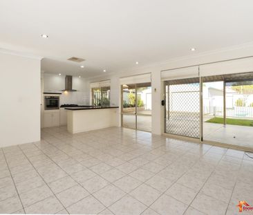 11 Muir Close, Waikiki, WA 6169 - Photo 4