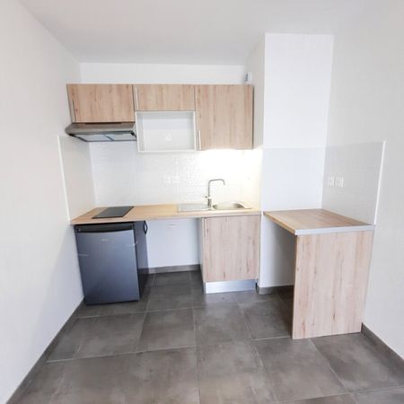 Location Appartement 2 pièces 44m² NIMES 30000 - Photo 3