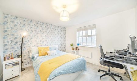 2 Bed Flat, Lisle Close, SW17 - Photo 3