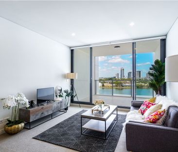 Luxury two bedroom Apartment for lease with fantastic water view - Photo 5