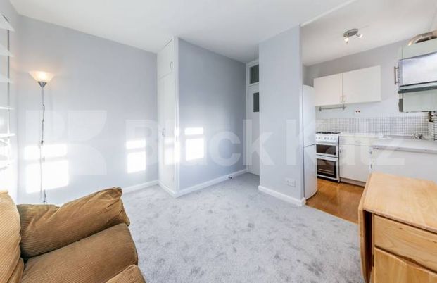 Highbury Grange is situated in the heart of Highbury and close to amenities - Photo 1