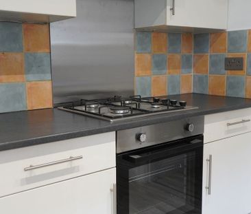 Alexandra Road, Southampton - Photo 1