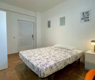 Calle de Raimundo Fernández Villaverde, Madrid, Community of Madrid... - Photo 6