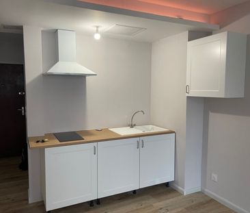 Location Appartement 1 pièce 28m² TROYES 10000 - Photo 2
