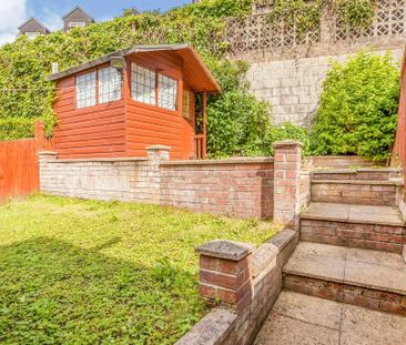 Victoria Grove, Wakefield - Photo 3