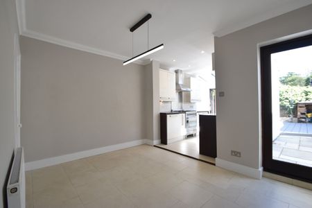 St Marys Road, WEYBRIDGE, KT13 - Photo 2