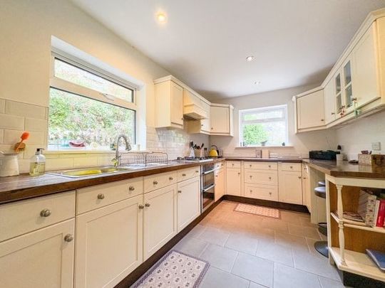 Mark Cross Road, Crowborough - Photo 1