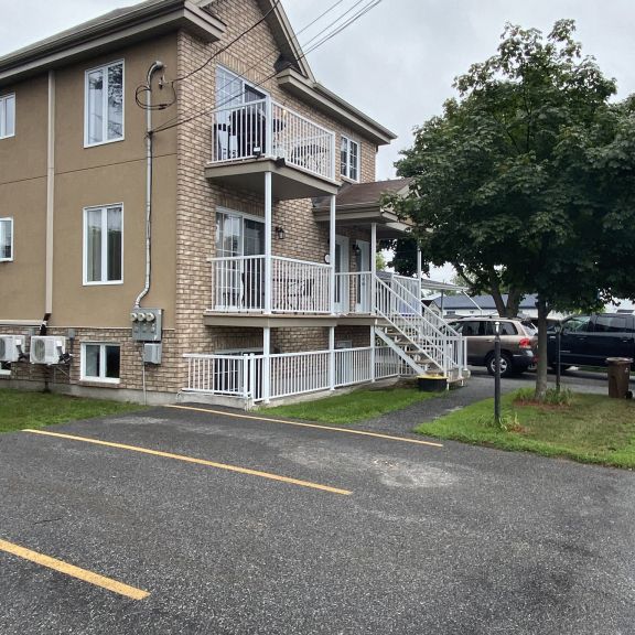 4 1/2 à Louer - Photo 2