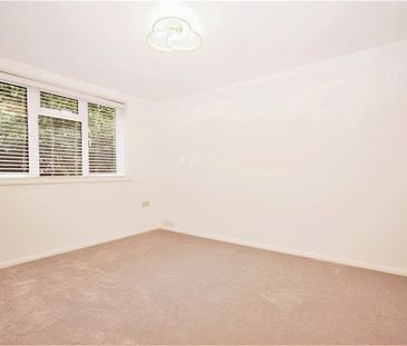 Christchurch Road, Virginia Water, Surrey, GU25 4AG - Photo 4