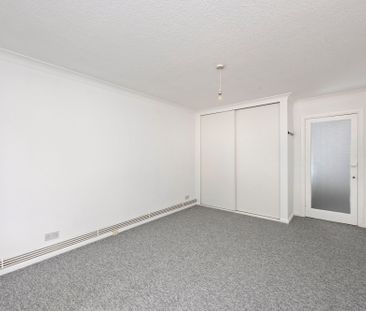 50 The Drive, Hove, BN3 - Photo 2