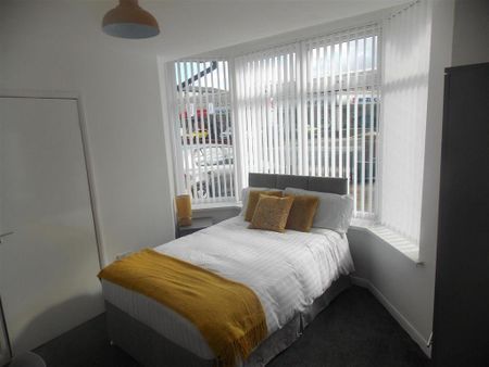 9 bedroom private hall to rent - Photo 4