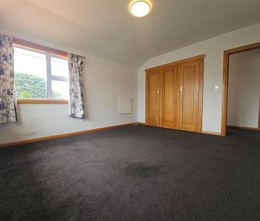 Spacious4 Bedroom home in Prime Riccarton Location - Photo 4